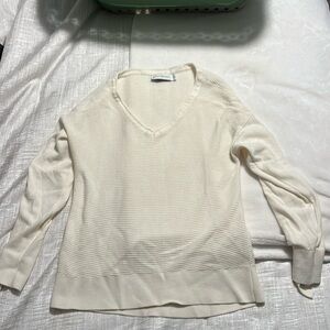 New York & co crème sweater Medium